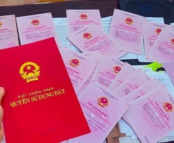 Từ nay, Hà Nội tạm ngừng thu hồ sơ giấy khi giải quyết thủ tục sổ đỏ