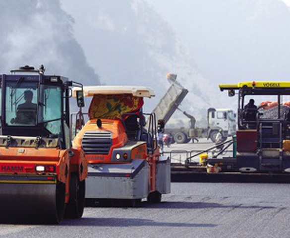 “Kích” đầu tư công để thúc tăng trưởng