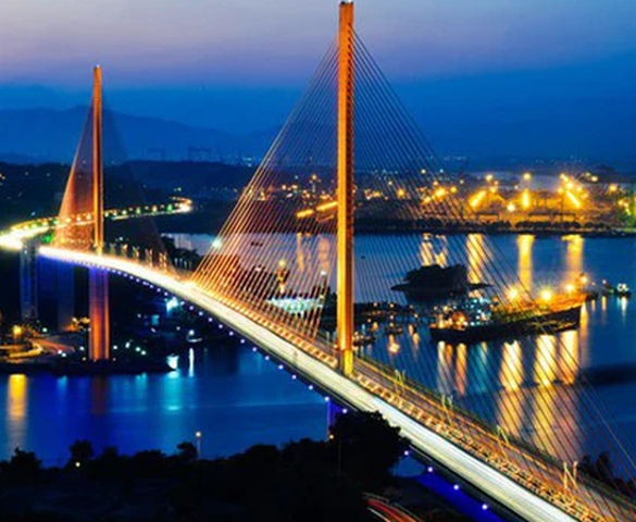 Tựa cây đàn khổng lồ, cầu vượt sông kết thúc sứ mệnh lịch sử của bến phà hơn 50 năm, sử dụng kỹ thuật tiên tiến lần đầu tiên xuất hiện tại Việt Nam