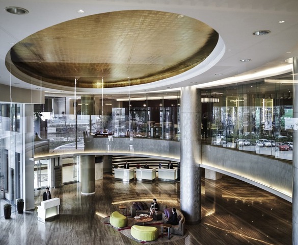 Hà Nội có một khách sạn xây trên nền lò gạch, sở hữu ống khói trăm tuổi quý giá giữa lòng phố thị