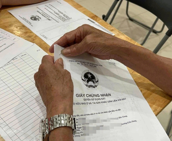 Dễ dàng kê khai "sổ đỏ" trực tuyến qua ứng dụng VNeID