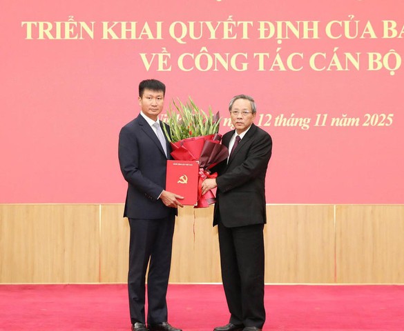 Ông Trần Huy Tuấn được bầu giữ chức Chủ tịch UBND tỉnh Ninh Bình