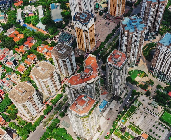 “Thủ phủ” chung cư Hà Nội: Mật độ khủng, giá vẫn "nóng bỏng tay"