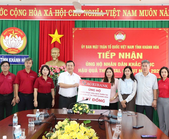 Ngay trong tâm lũ, Agribank hỗ trợ khẩn cấp 11 tỷ đồng các tỉnh Nam Trung Bộ và Tây Nguyên 