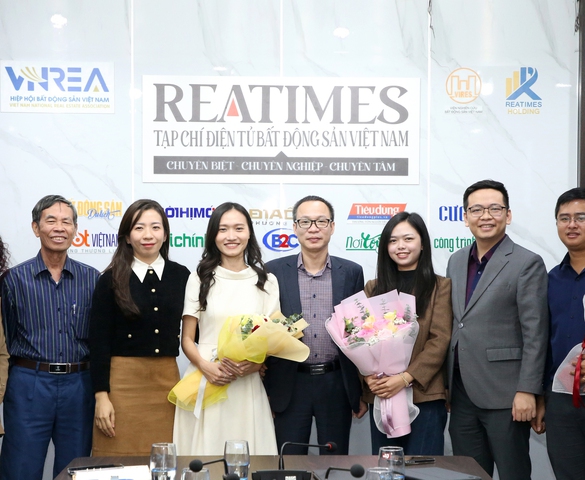 Tạp chí điện tử Bất động sản Việt Nam công bố và trao các quyết định bổ nhiệm cán bộ