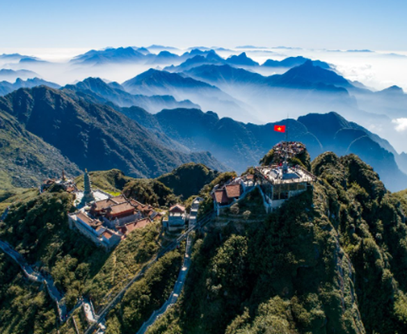 Khu du lịch trên đỉnh núi cao nhất Việt Nam được vinh danh ‘Điểm du lịch có thắng cảnh thiên nhiên hàng đầu thế giới’