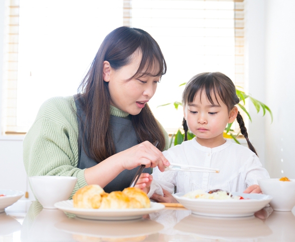 Trẻ biếng ăn phải làm sao? Nguyên nhân và dấu hiệu phổ biến cha mẹ hay bỏ qua