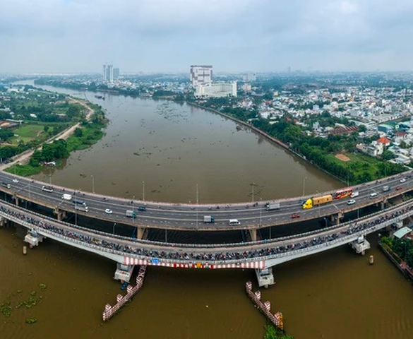 Cầu vượt sông 9.000 tấn áp dụng kỳ tích Việt Nam, nâng tĩnh không lên hơn 1,25m chính thức hoàn thiện
