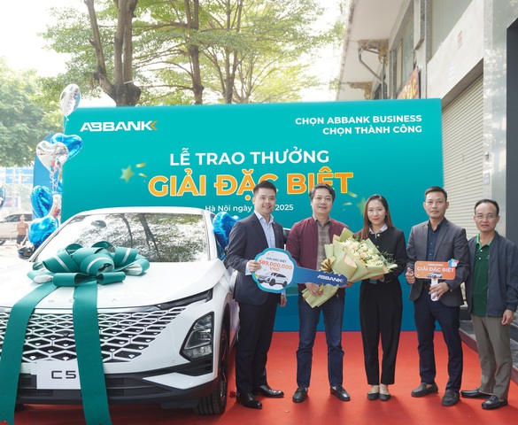 ABBANK trao thưởng xe OMODA C5 cho doanh nghiệp trúng giải đặc biệt chương trình "Chọn ABBANK Business - Chọn Thành công"