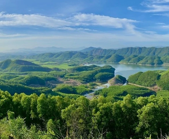 Thành phố trẻ nhất Việt Nam sẽ hình thành cụm du lịch sinh thái thể thao tại khu vực núi hoang sơ cao 850m với mực nước biển