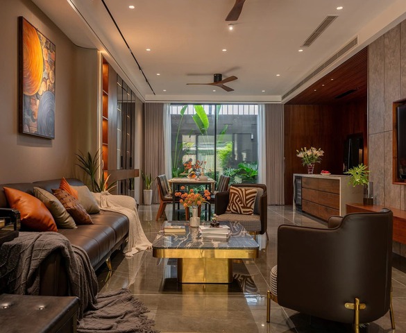 Bỏ chung cư Hà Nội về quê Nghệ An: Cặp vợ chồng xây nhà 3 tầng hiện đại, ban công phủ xanh rủ ôm trọn mặt tiền