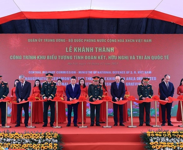 Khánh thành công trình Khu biểu tượng tình đoàn kết, hữu nghị và tri ân quốc tế