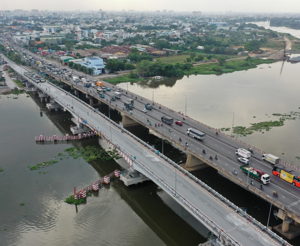 Ngày kia, chính thức thông xe cầu vượt sông 9.000 tấn tại thành phố giàu nhất Việt Nam