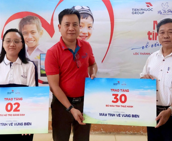 Mở rộng cơ hội tiếp cận công nghệ cho học sinh vùng biên giới