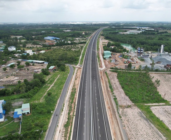Cao tốc gần 18.000 tỷ kết nối Đông Nam Bộ tăng vốn, mở nút giao vào cảng nước sâu lớn nhất Việt Nam