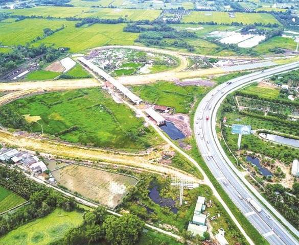 Sắp thông xe tuyến cao tốc gần 45.000 tỷ kết nối 2 tỉnh thành Đồng bằng sông Cửu Long
