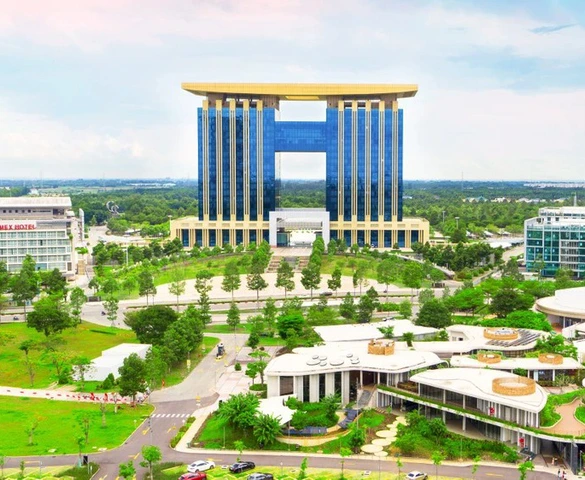 Trung tâm hành chính 23 tầng có bãi đáp trực thăng dự kiến trở thành một phần của Thành phố khoa học - công nghệ Bắc TP. HCM