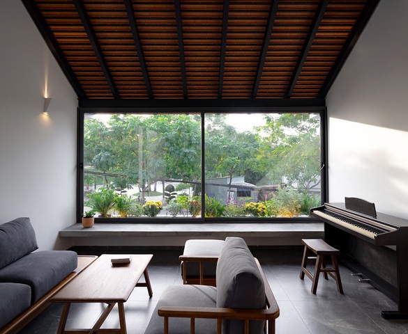 Phá vỡ khuôn mẫu kiến trúc: Ngôi nhà triền dốc với concept 'nghiêng' đầy táo bạo