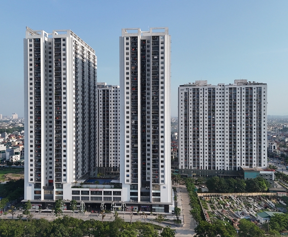 Cận cảnh khu chung cư cơi nới "chuồng cọp", hạ tầng xuống cấp