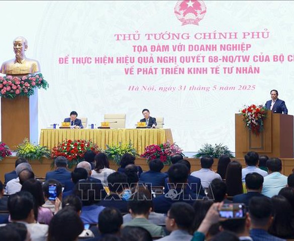 Thủ tướng Phạm Minh Chính tọa đàm với doanh nghiệp về phát triển kinh tế tư nhân