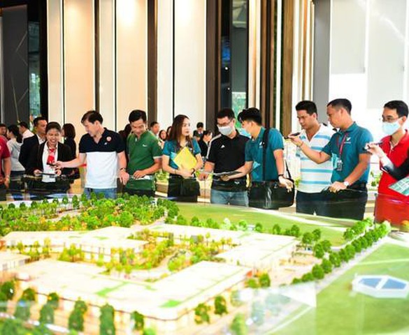 Thị trường bất động sản sôi động, các sàn giao dịch đẩy mạnh tuyển quân