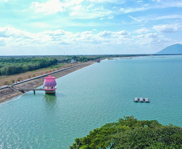 Việt Nam sắp có 2 khu du lịch sinh thái quy mô gần 700ha, đều tọa lạc ngay gần hồ nhân tạo lớn gấp 2.000 lần hồ Gươm