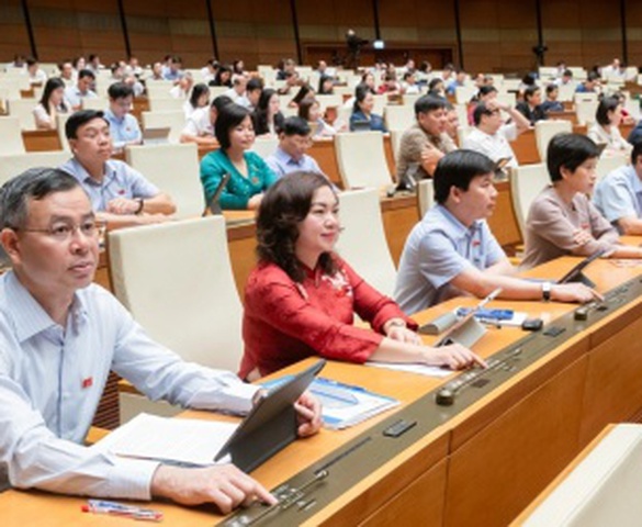 Quốc hội “chốt” giảm 2% thuế giá trị gia tăng đến hết năm 2026, đối tượng được giảm thuế mở rộng