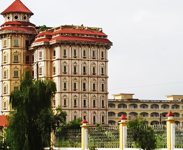 Cảnh hoang vắng tại ngôi trường đại học hơn 10ha vừa bị Bộ Giáo dục đình chỉ hoạt động
