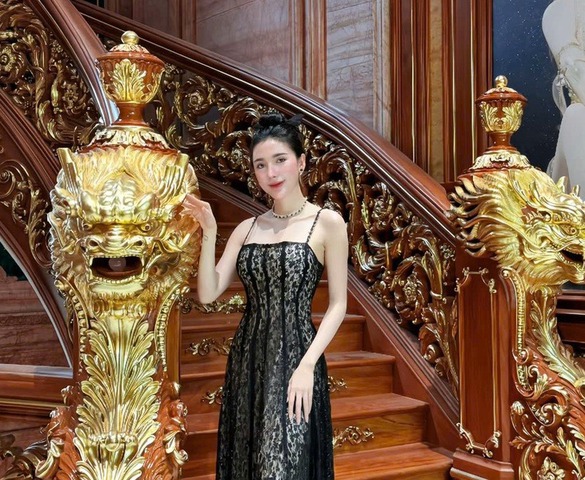 ‘Phú bà Cần Thơ’ từng vướng nghi vấn giống Đoàn Di Băng dọn vào biệt thự 500 tỷ
