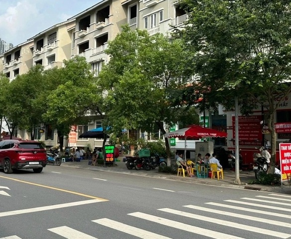 Biệt thự, liền kề Hà Nội tăng giá chóng mặt, nhiều nơi tăng gấp đôi chỉ trong 1 năm