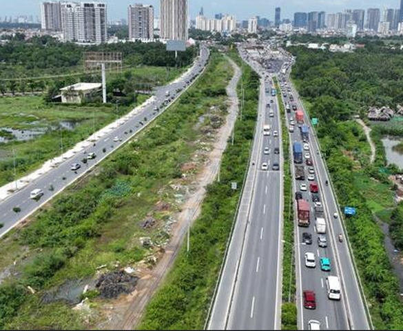 Từ nay, cấm xe máy đi vào đường dẫn cao tốc có lưu lượng lớn nhất Việt Nam