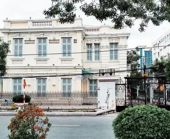Dinh thự của vị công tử từng tiêu hết 5 tấn vàng: Hơn 100 năm vẫn lộng lẫy, không gian sống chứng minh cho cuộc sống xa xỉ