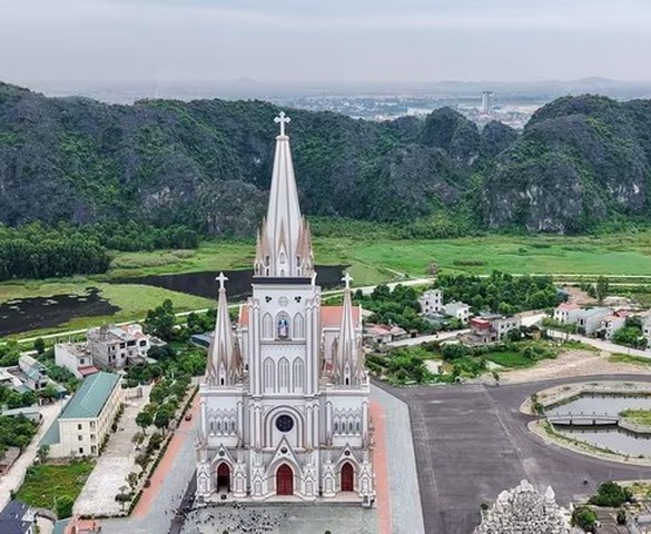 Sắp hoàn thành nhà thờ lớn nhất Việt Nam, sức chứa lên tới 5.000 người