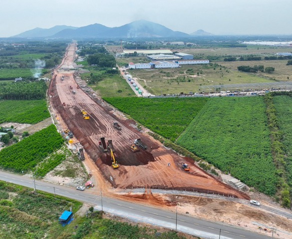 Nhiều nhà thầu chậm tiến độ tại dự án cao tốc gần 18.000 tỷ kết nối sân bay Long Thành