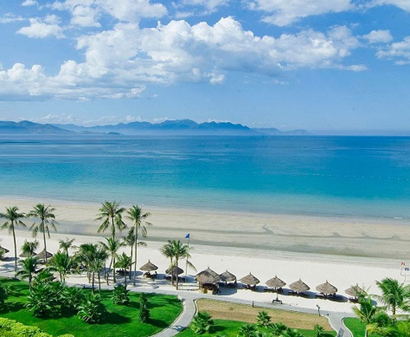 Không phải Mỹ Khê, Nha Trang, Phú Quốc, đây mới là bãi biển duy nhất Việt Nam được vinh danh hàng đầu Đông Nam Á