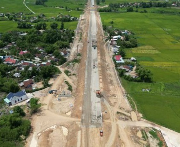 Cao tốc 12.400 tỷ gây nứt nhà dân khi thi công sắp thông xe: Chủ đầu tư hứa sẽ đền bù
