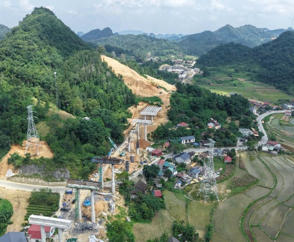 Triển khai đồng loạt trên 200 mũi thi công tại Dự án cao tốc Đồng Đăng - Trà Lĩnh