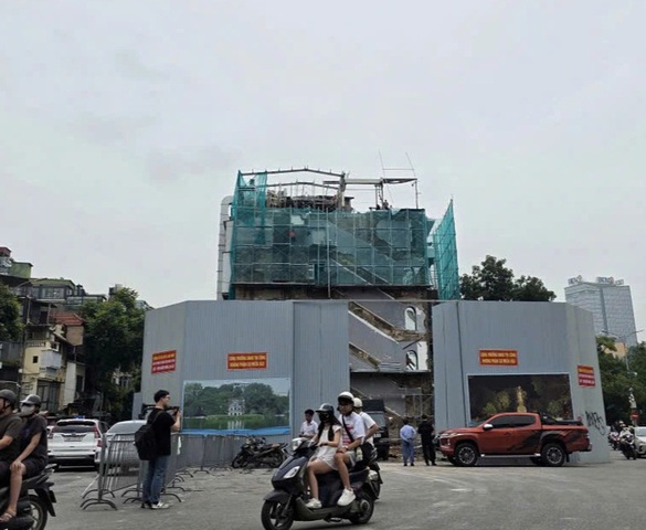 Lộ hình hài quảng trường Đông Kinh Nghĩa Thục sau phá bỏ tòa "Hàm cá mập"