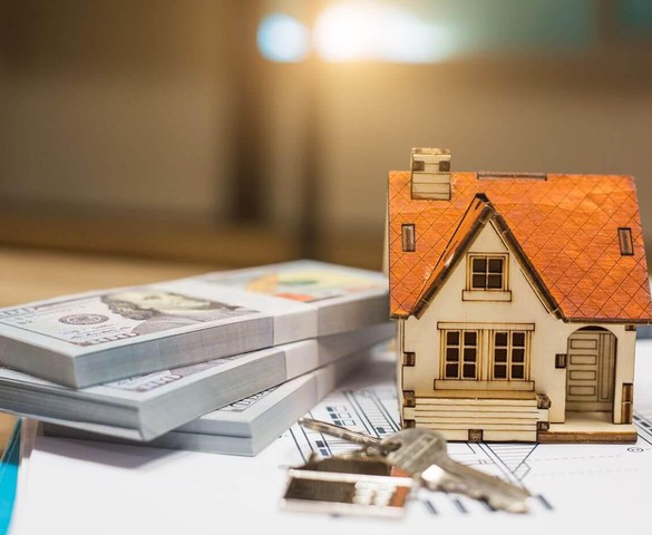 Ngân hàng mạnh tay rót vốn vào bất động sản: Lực đẩy hay mồi lửa?