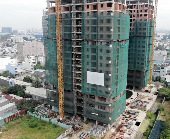 Dự án chung cư bỏ hoang 6 năm tại TP. HCM: Chủ đầu tư hầu tòa, lừa đảo gần 500 tỷ của cư dân