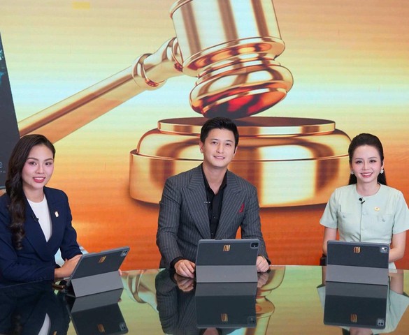 Khách chốt deal nhà phố giá hời tại livestream 19/8 của Sunshine Group