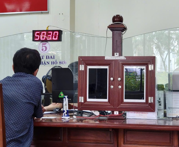 Văn phòng đăng ký đất đai TP. Cần Thơ phân công ký Giấy chứng nhận quyền sử dụng đất