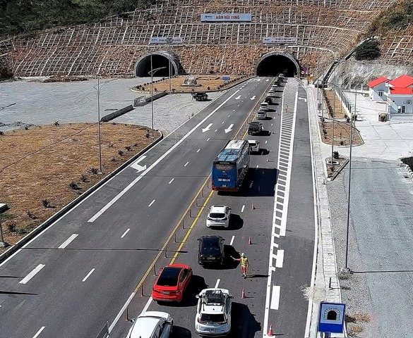 Chỉ 1 năm nữa, hầm đường bộ lớn thứ 4 Việt Nam sẽ hoàn thiện