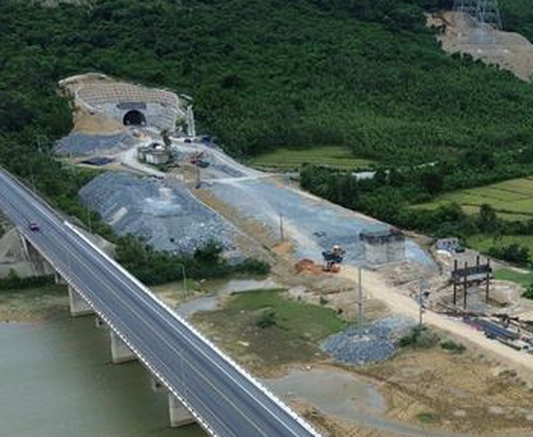 Dự án mở rộng hầm xuyên núi 20 năm tuổi của Việt Nam sẽ hoàn thành vào cuối năm nay