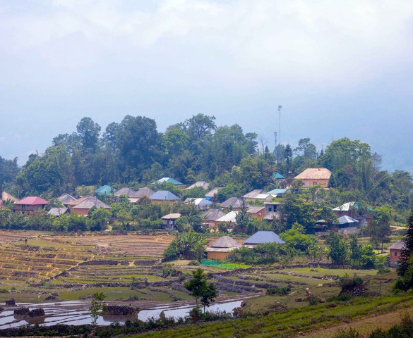 Photo Travel: Choản Thèn, vẹn nguyên những ngôi nhà vuông trình tường đất