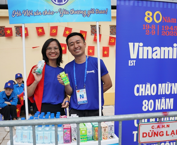 Mừng 80 năm Quốc khánh, Vinamilk tiếp thêm dinh dưỡng cho các lực lượng diễu binh diễu hành và người dân tham gia đại lễ
