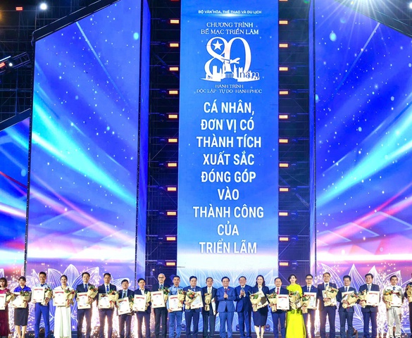 MIK Group lọt Top “Không gian trưng bày tiêu biểu” tại Triển lãm Thành tựu đất nước