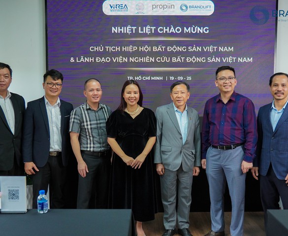 TS. Nguyễn Văn Khôi, Chủ tịch VNREA thăm và làm việc tại Học viện Công nghệ Tài chính Propiin