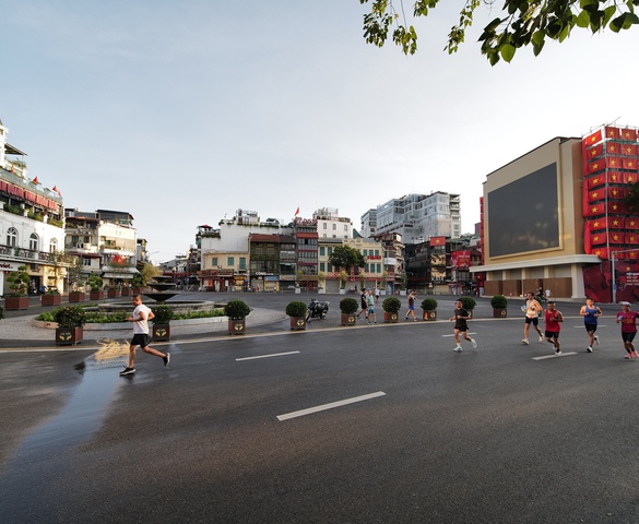Ngỡ ngàng diện mạo mới của quảng trường Đông Kinh Nghĩa Thục sau khi chính thức phá bỏ Hàm Cá Mập