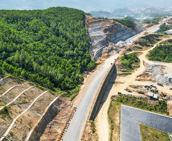 Trước Tết Nguyên đán, chính thức  hoàn thành cao tốc 14.800 tỷ đi qua 2 tỉnh rộng lớn bậc nhất Việt Nam